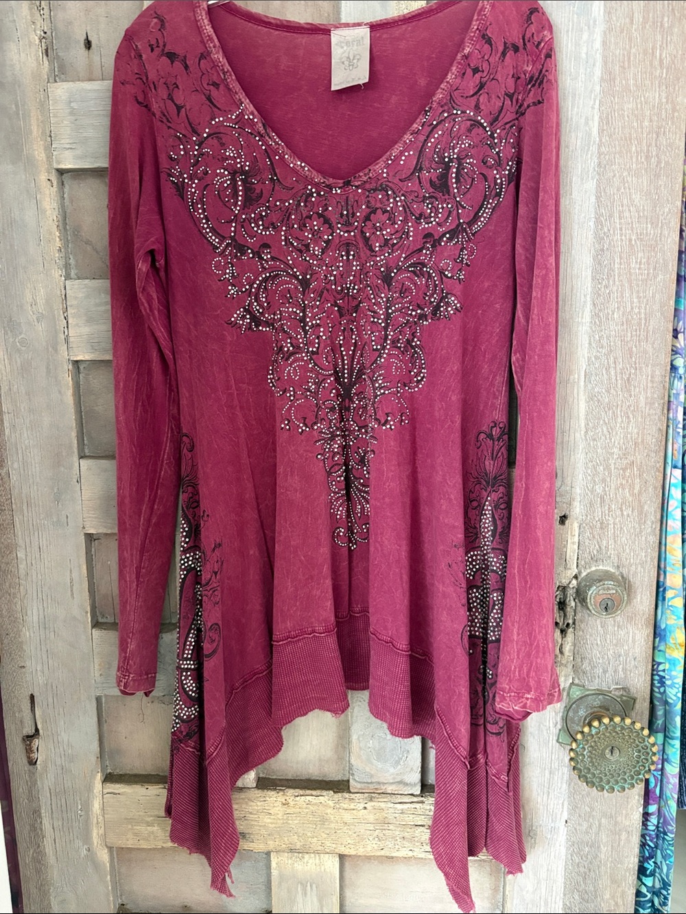 Embellished V-Neck Long Sleeve Tunic - Raspberry vintage top in great condition